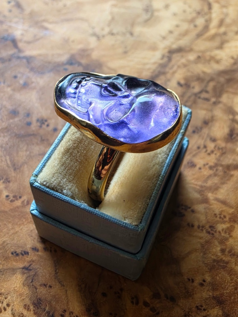 Alchemia Amethyst Skull Ring - Picture 4 of 7